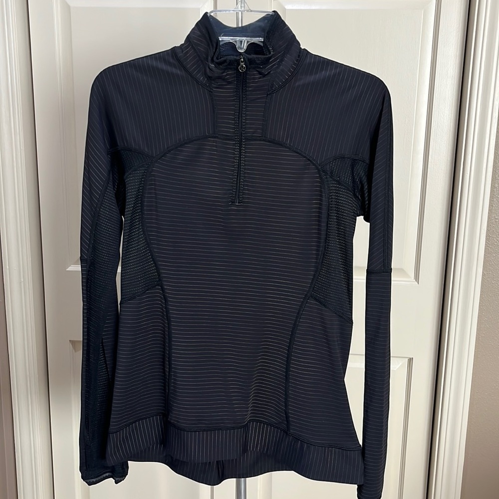 Lululemon 1/4 Zip - Black and Gold - Size 8